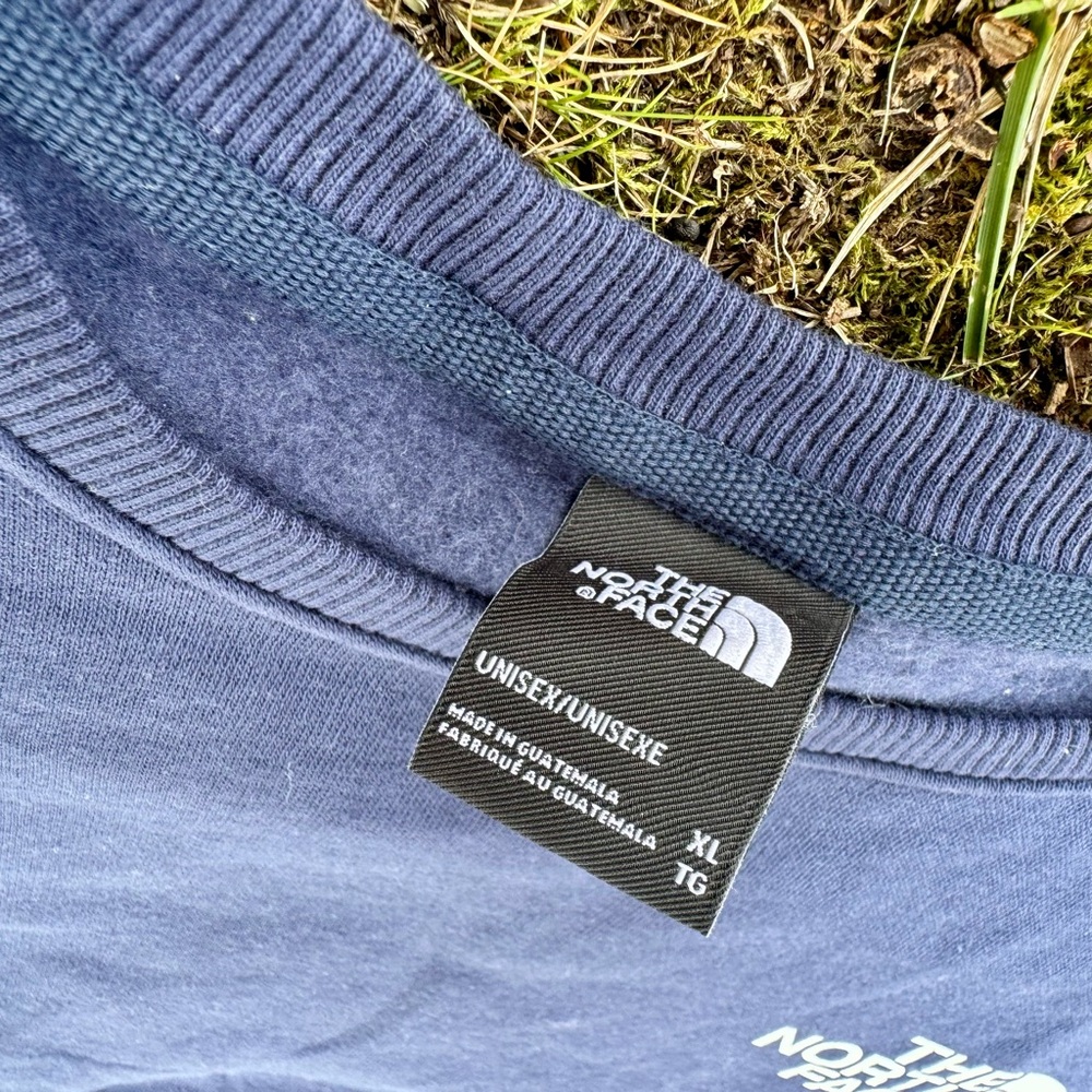 The North Face Men's Navy Blue Crewneck Sweater Size Large Long Sleeve - Picture 4 of 6